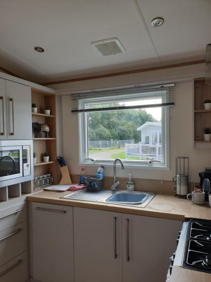 Luxury Tattersall Lakes Hot Tub Staycation 6 Berth Luxury Caravan Tattershall Exterior foto